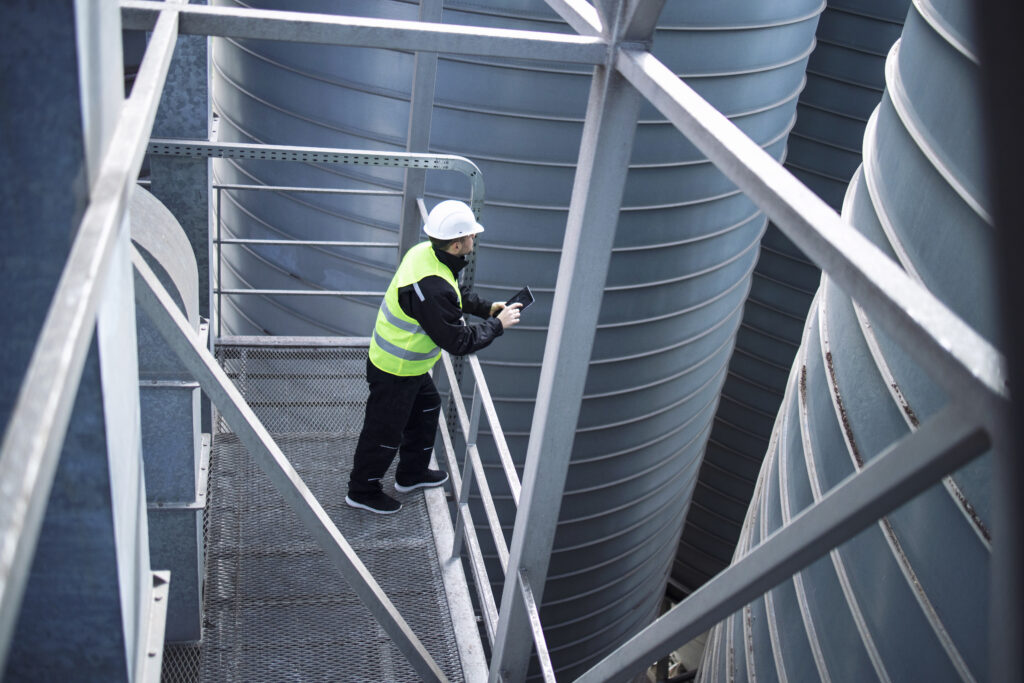 water tank cleaning