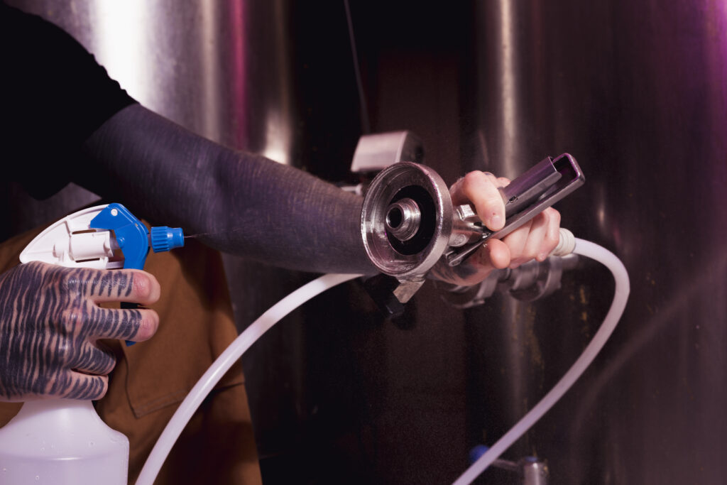 water tank cleaning